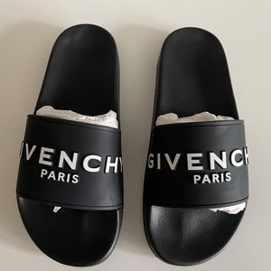 **MINT CONDITION GIVENCHY WOMAN’S SLIDES**